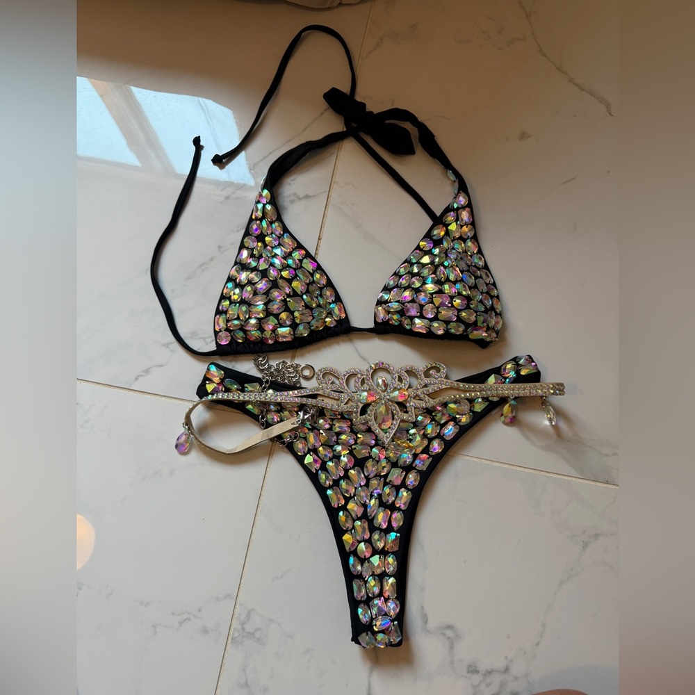 Lumi shop rhinestone set rave